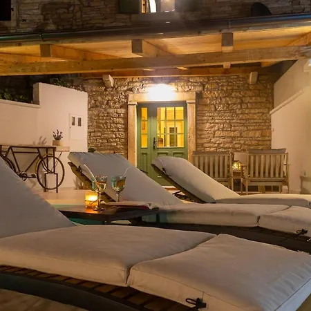 House Dominik-with Pool And Jacuzzi Near Rovinj Villa