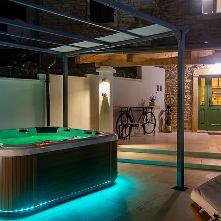 Villa House Dominik-with Pool And Jacuzzi Near Rovinj