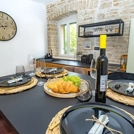 House Dominik-with Pool And Jacuzzi Near Rovinj