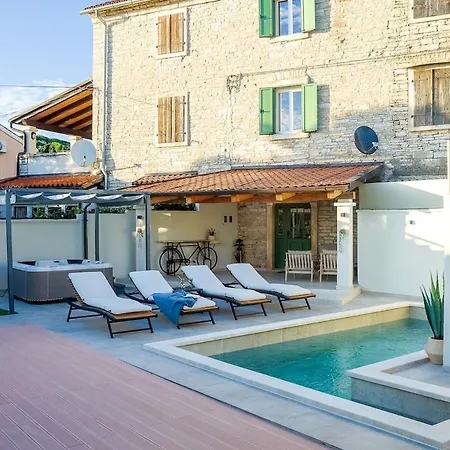 Villa House Dominik-with Pool And Jacuzzi Near Rovinj