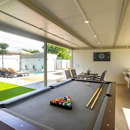 Villa House Dominik-with Pool And Jacuzzi Near Rovinj Kanfanar