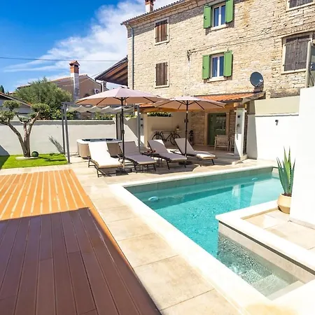 House Dominik-with Pool And Jacuzzi Near Rovinj Kanfanar