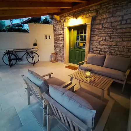 Villa House Dominik-with Pool And Jacuzzi Near Rovinj