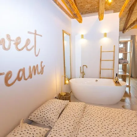 House Dominik-with Pool And Jacuzzi Near Rovinj Villa *